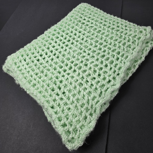 Handmade Crochet Baby Blanket Mint Green Waffle Weave 48x34 Scalloped - Picture 1 of 5